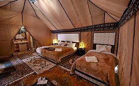 Desert Camp Camel & Sandboarding