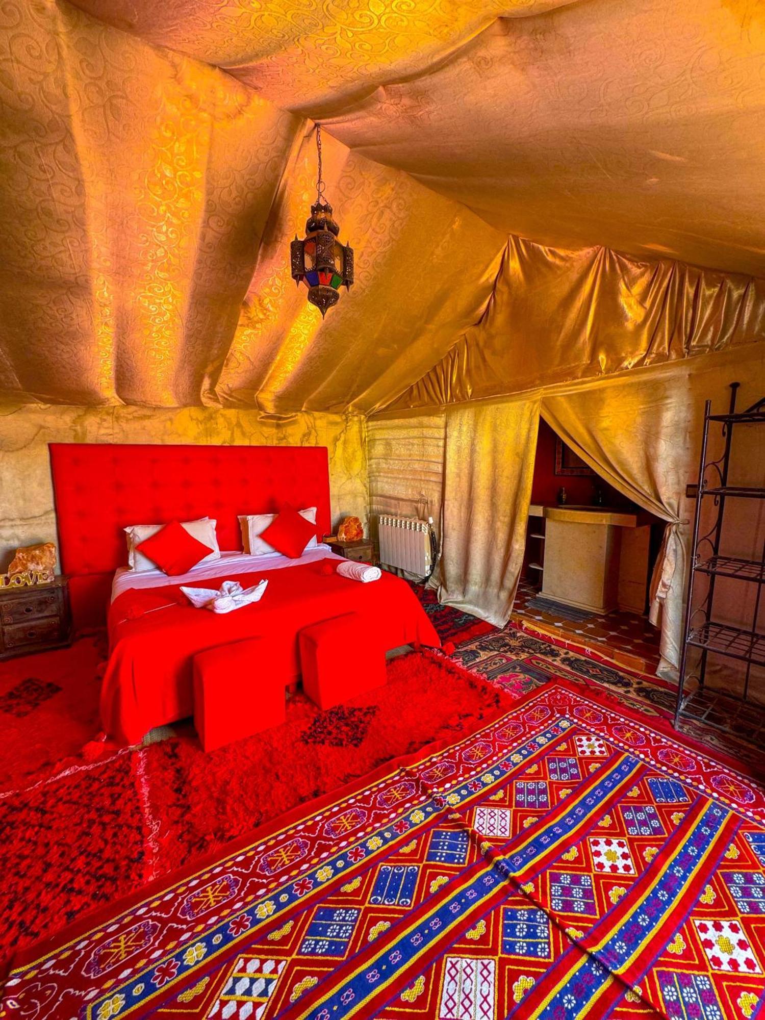 Desert Camp Camel & Sandboarding Merzouga Esterno foto